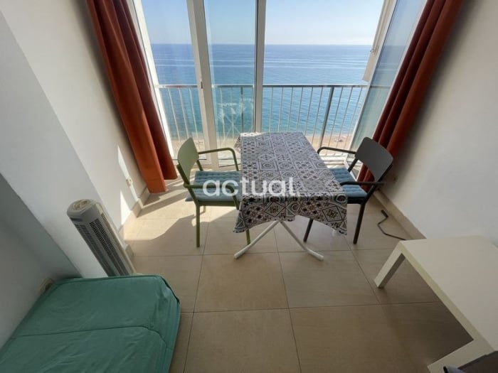 BEACH PALACE CB8